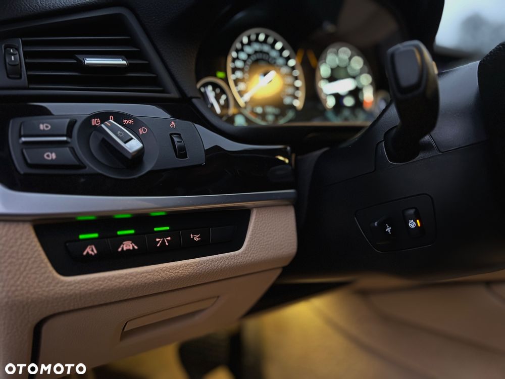 BMW Seria 5 535i xDrive - 11