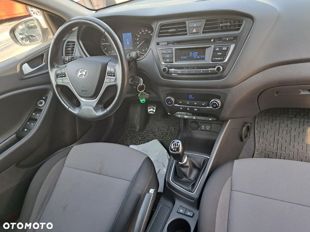 Hyundai i20 - 15