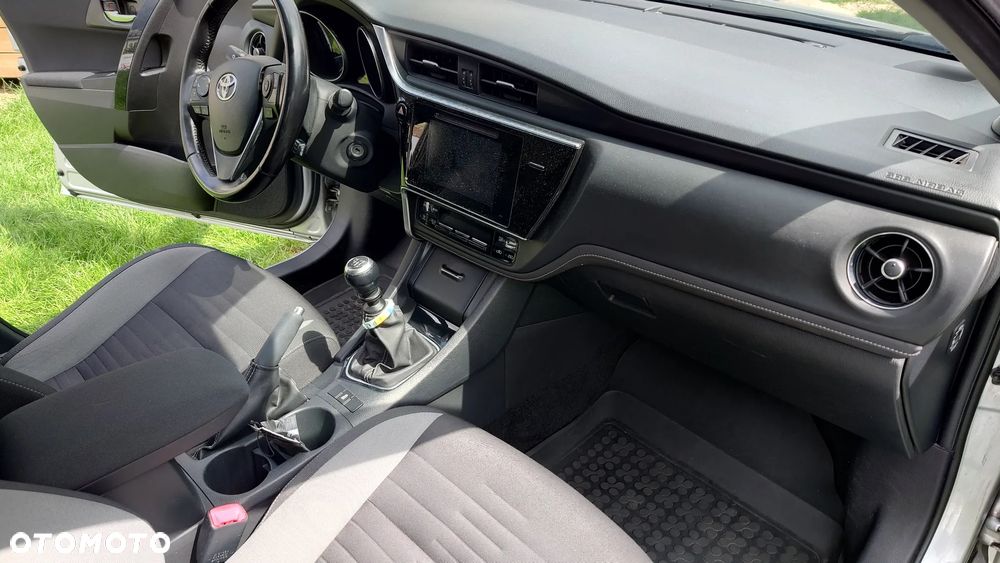 Toyota Auris 1.6 Dynamic - 6