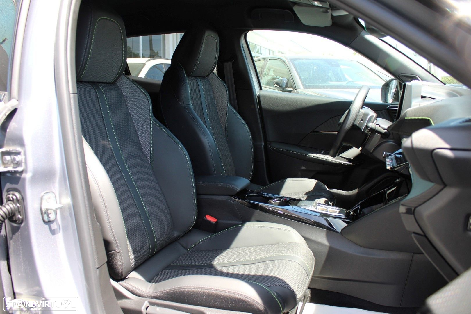 Peugeot 2008 1.2 PureTech GT EAT8 - 20