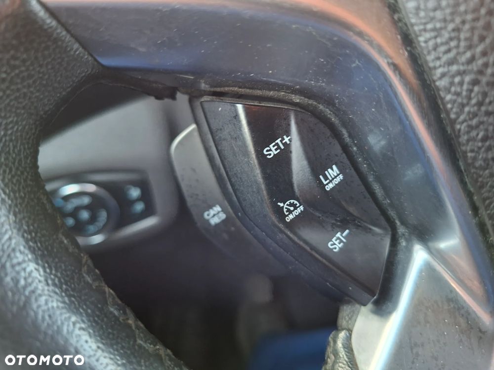 Ford Tourneo Connect 1.6 TDCi Start-Stop Ambiente - 34