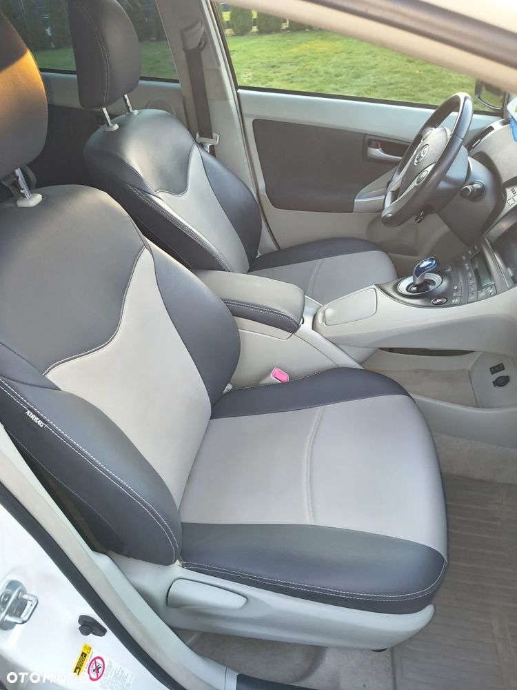 Toyota Prius 1.8 HSD Prestige - 18