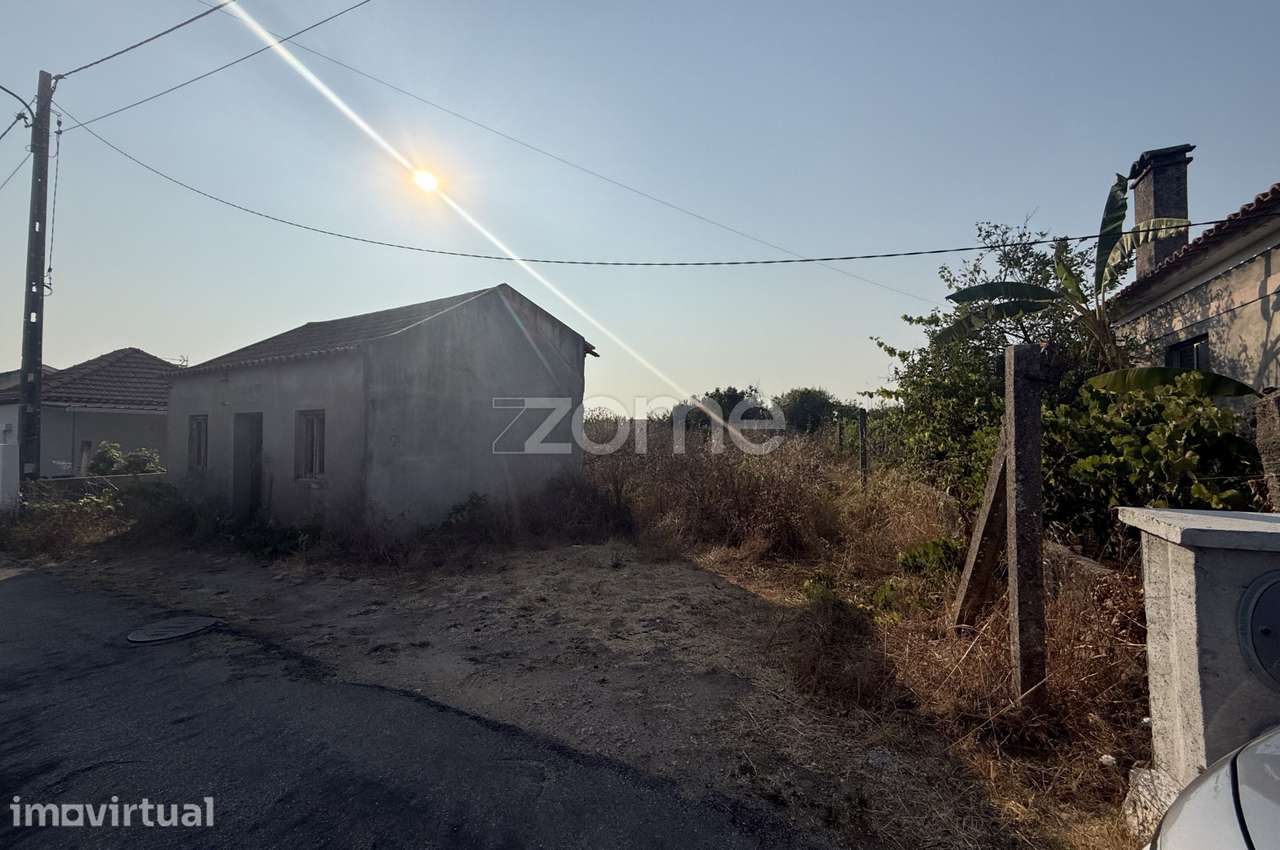 Terreno com 540 m² e Moradia para Renovar em Santo Varão. - Grande imagem: 4/15