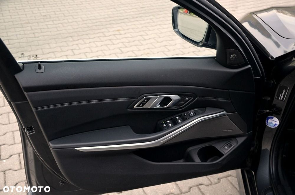 BMW Seria 3 - 22