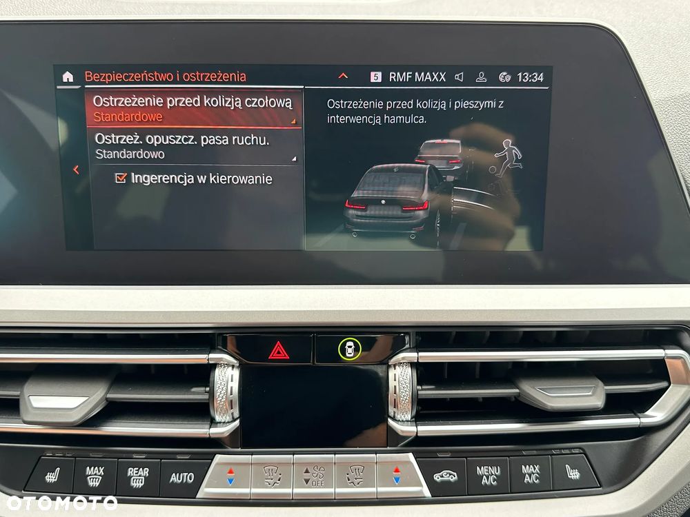 BMW Seria 3 330i Sport - 36