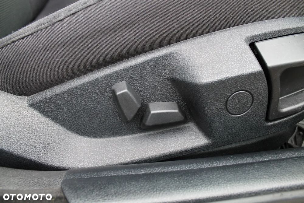 BMW Seria 5 520d - 25