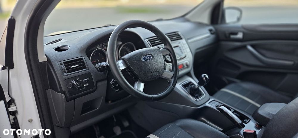 Ford Kuga 2.0 TDCi 4x4 Titanium - 33