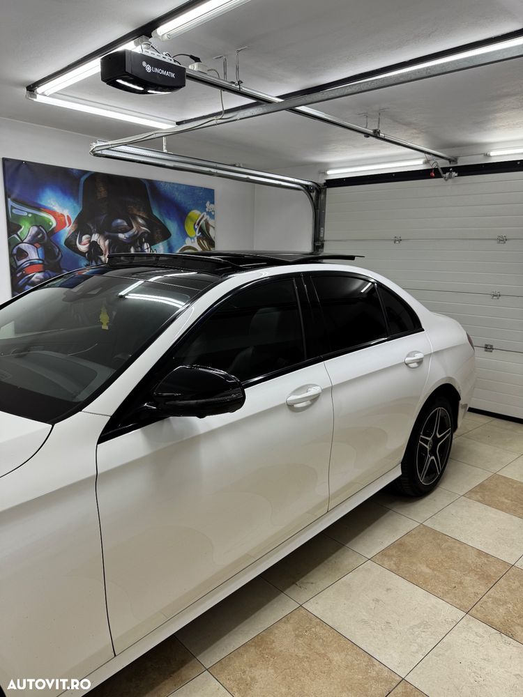 Mercedes-Benz E 300 9G-TRONIC Night Edition - 11