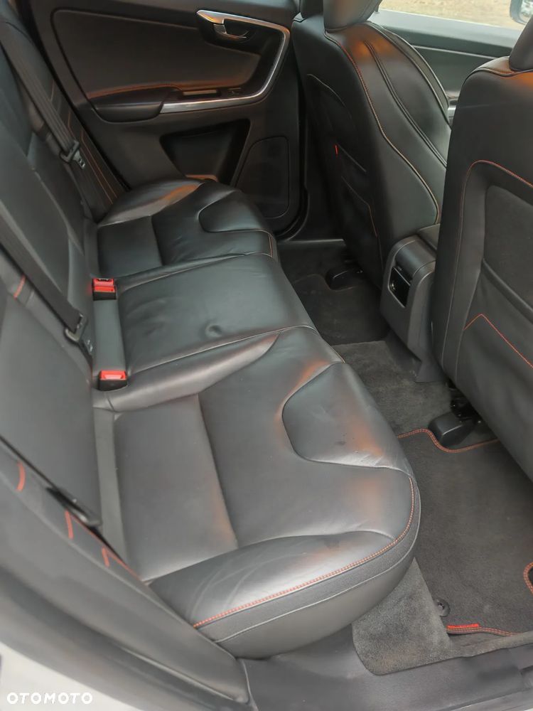 Volvo XC 60 D4 AWD Geartronic Ocean Race - 25