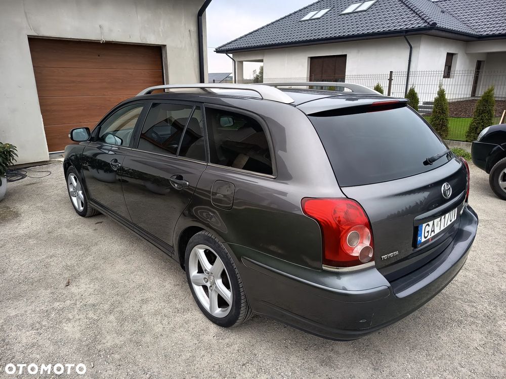 Toyota Avensis 2006 photo 4