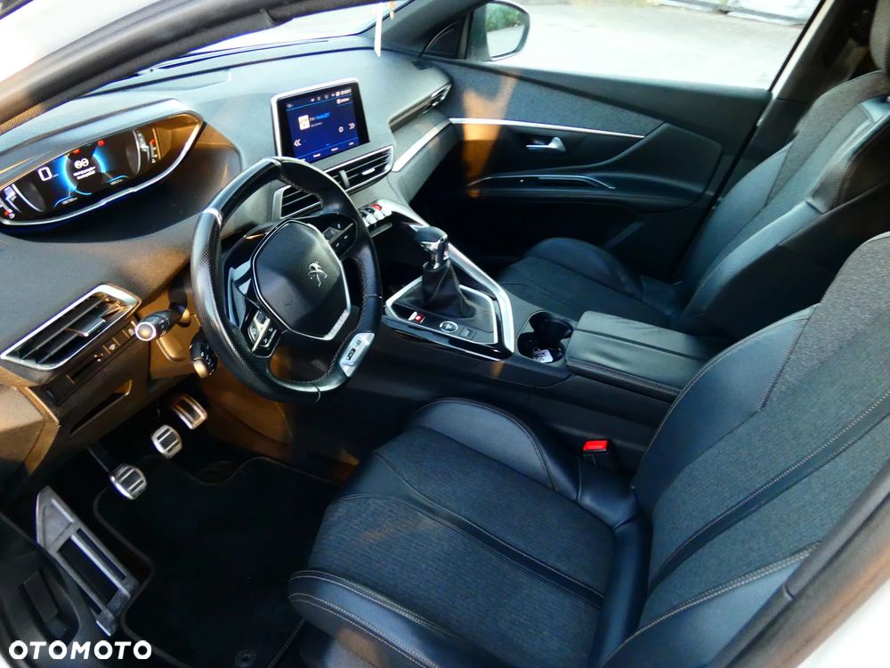 Peugeot 5008 - 15