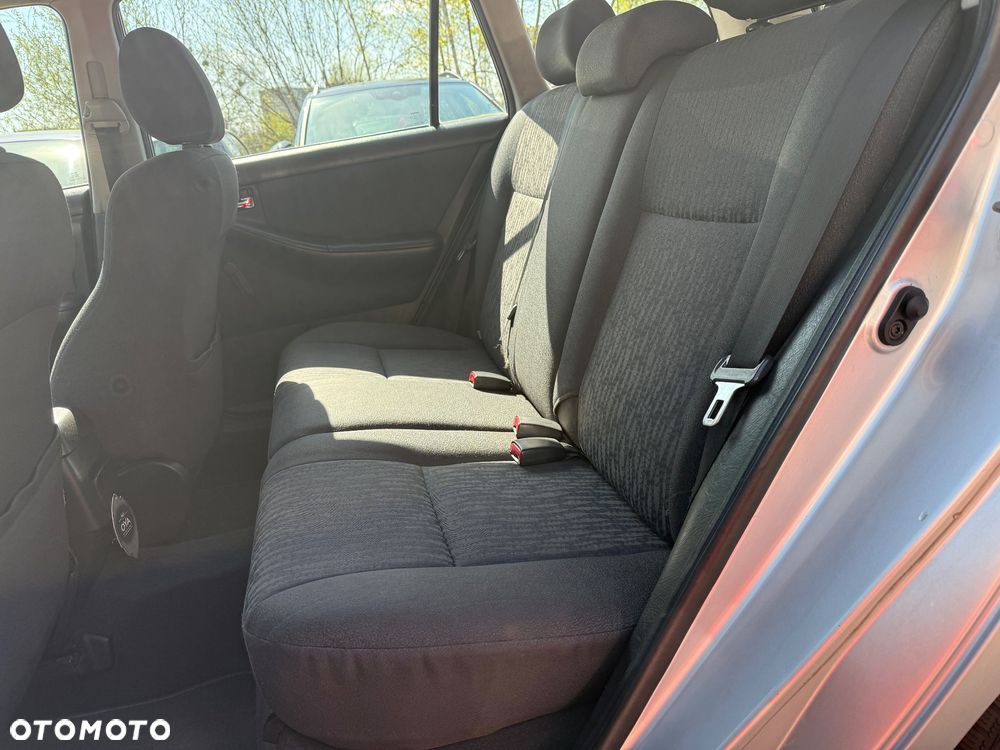 Toyota Corolla 1.4 VVT-i Dynamic - 3