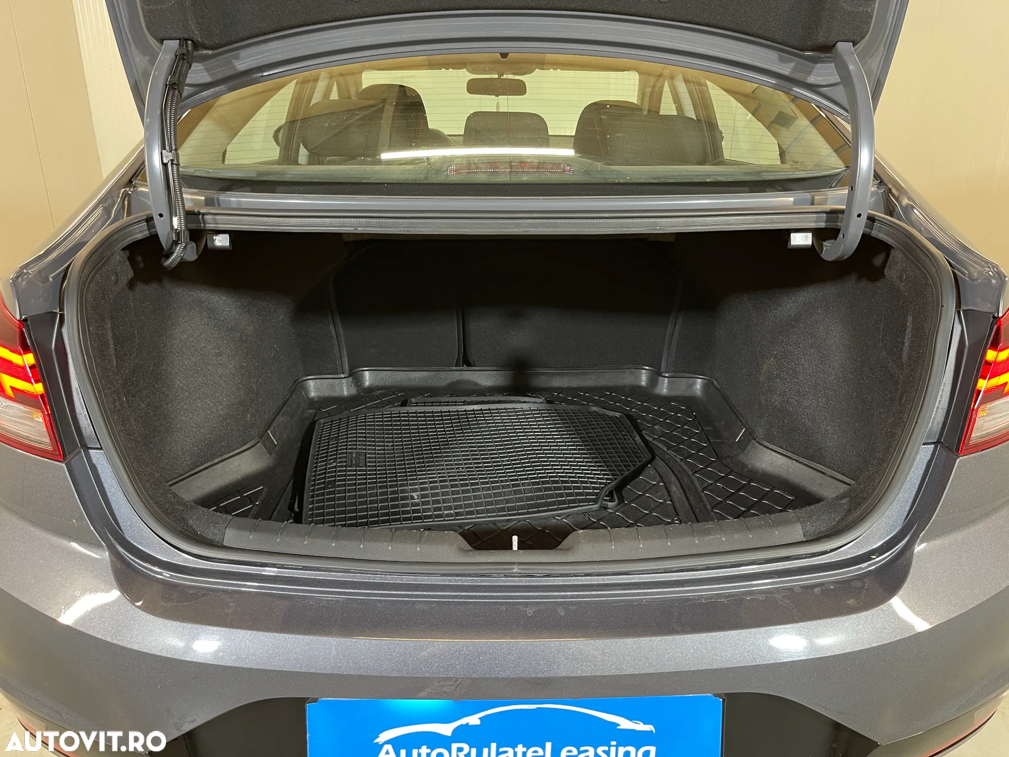 Hyundai Elantra 1.6 MPi Comfort - 12