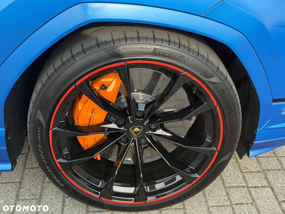 Lamborghini Urus - 13