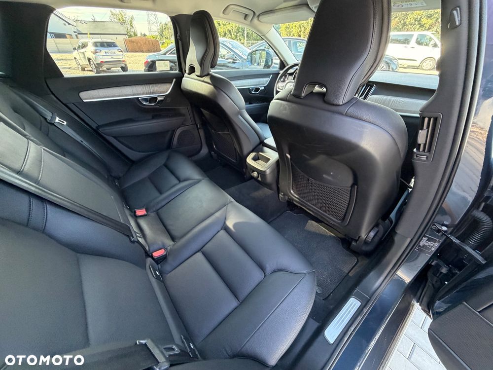 Volvo V90 Cross Country D5 AWD Pro - 34