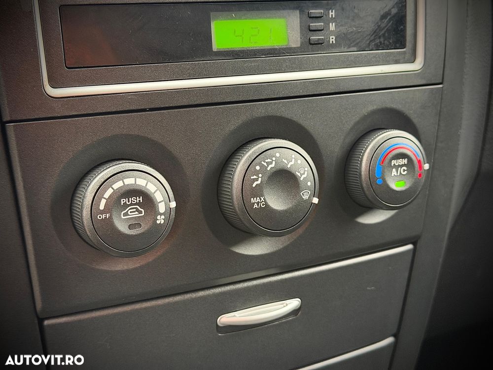 Kia Sorento 2.5 CRDi VGT EX - 27