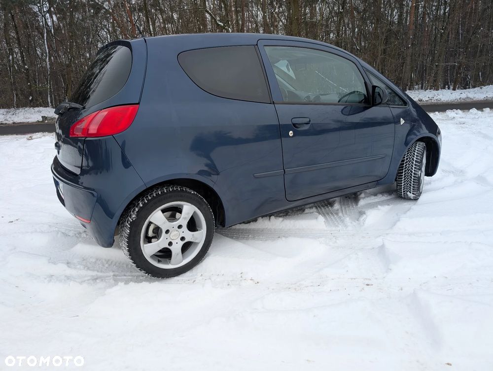 Mitsubishi Colt - 4