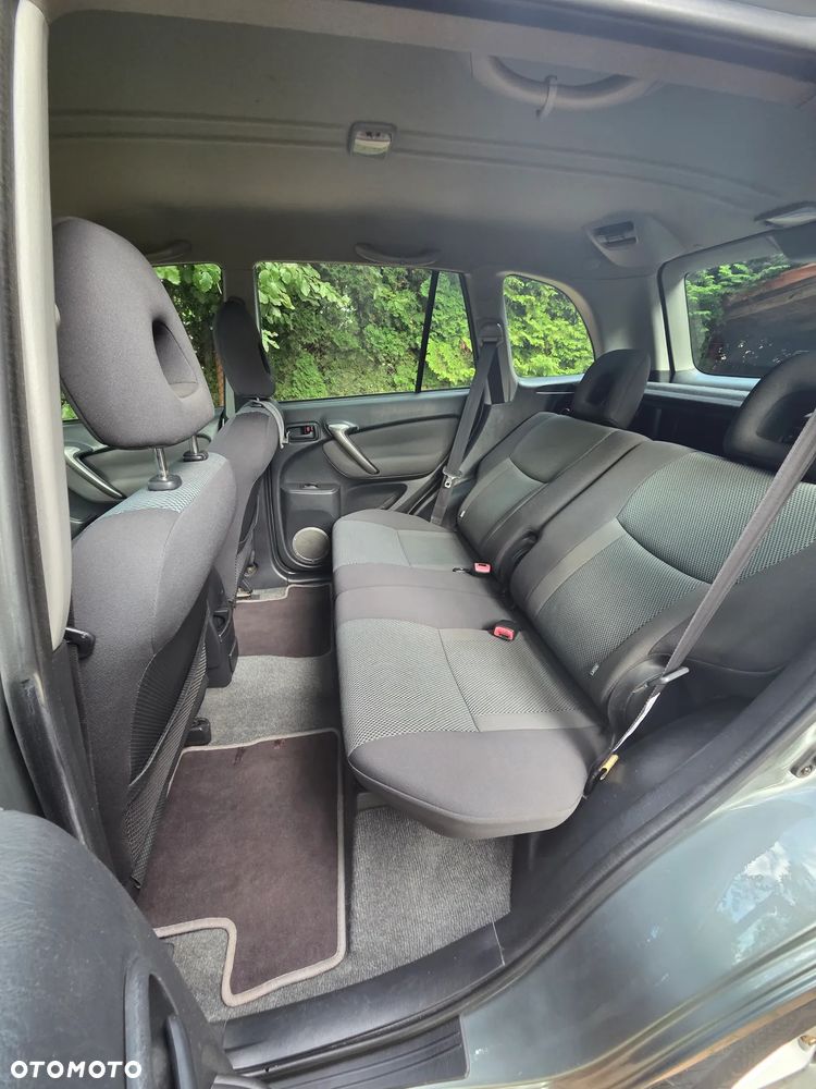 Toyota RAV4 4x2 - 18