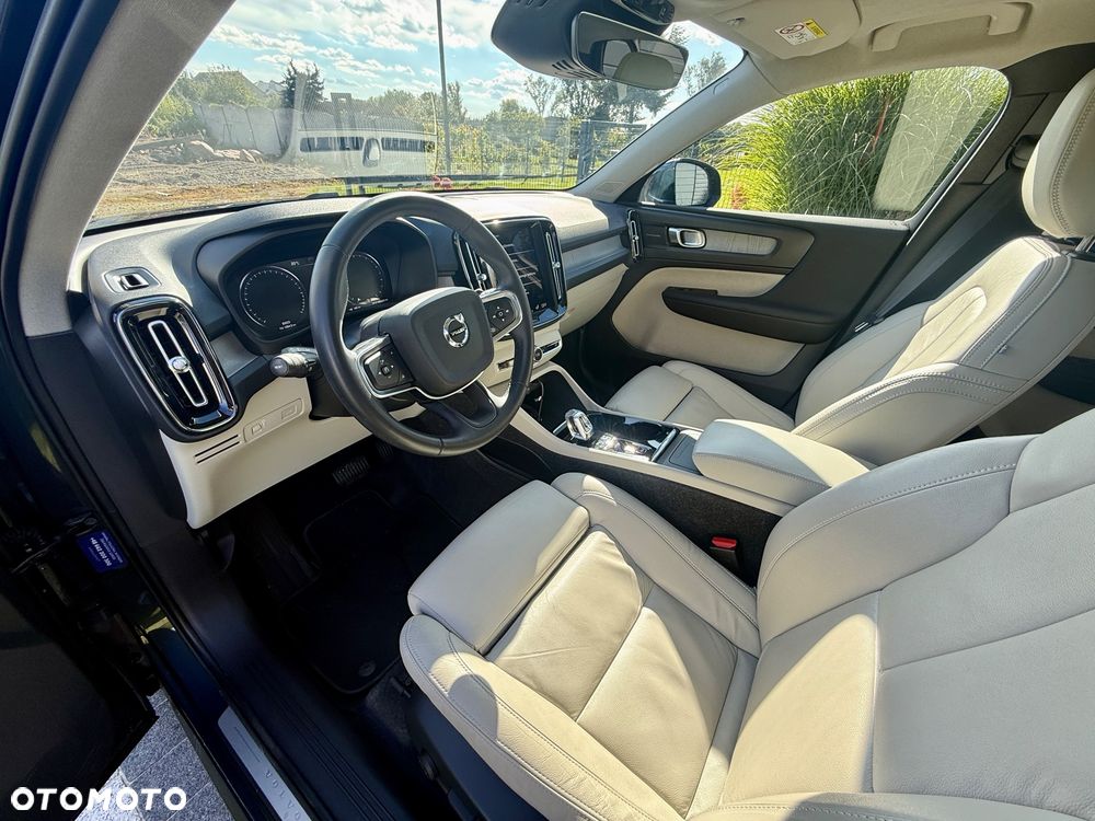 Volvo XC 40 B4 B AWD Inscription - 9