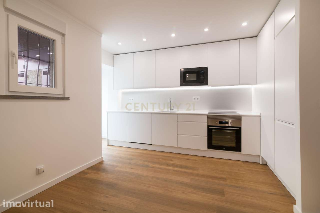Apartamento T2 totalmente renovado em Telheiras - Grande imagem: 2/24