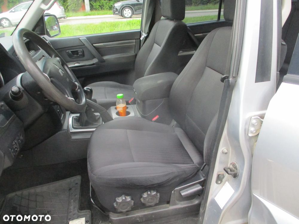 Mitsubishi Pajero 3.2 DID Invite - 19