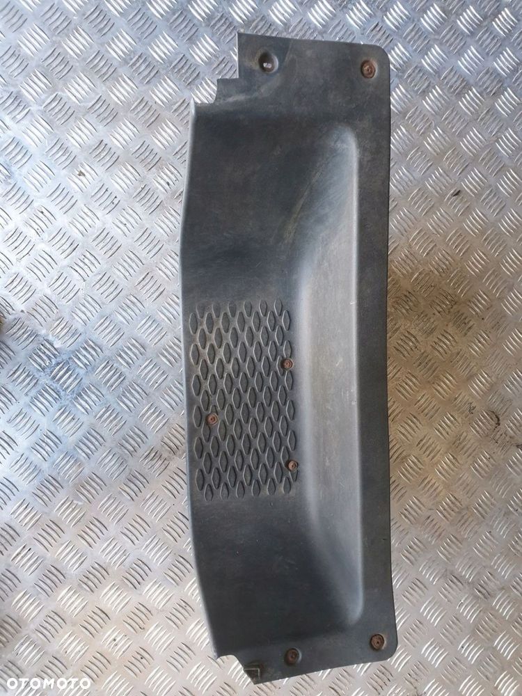 STOPIEŃ KABINY PLASTIKOWY LEWY IVECO DAILY 2006- - 1