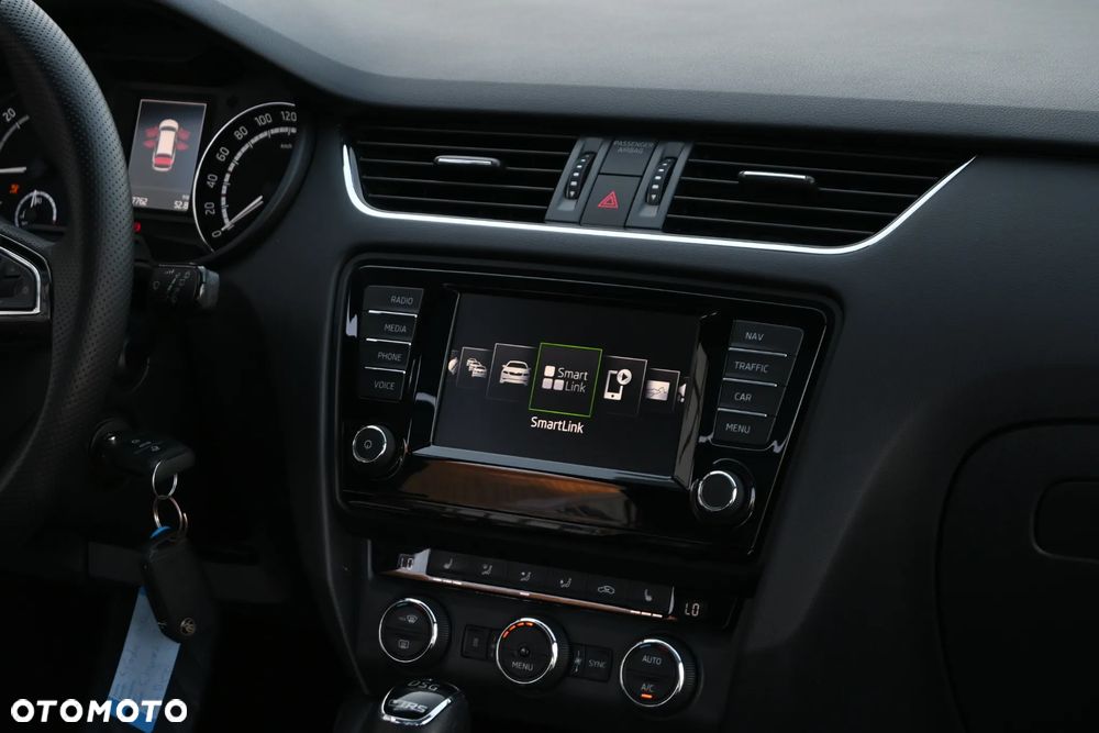 Skoda Octavia 2.0 TDI DSG RS - 21