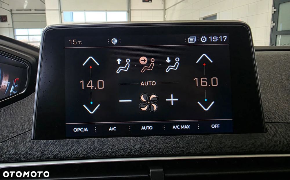 Peugeot 3008 PureTech 180 Stop & Start GPF EAT8 GT Pack - 25