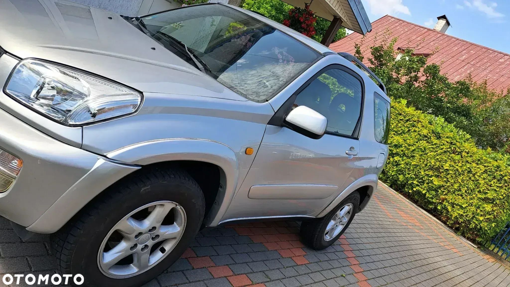 Toyota RAV4 - 1