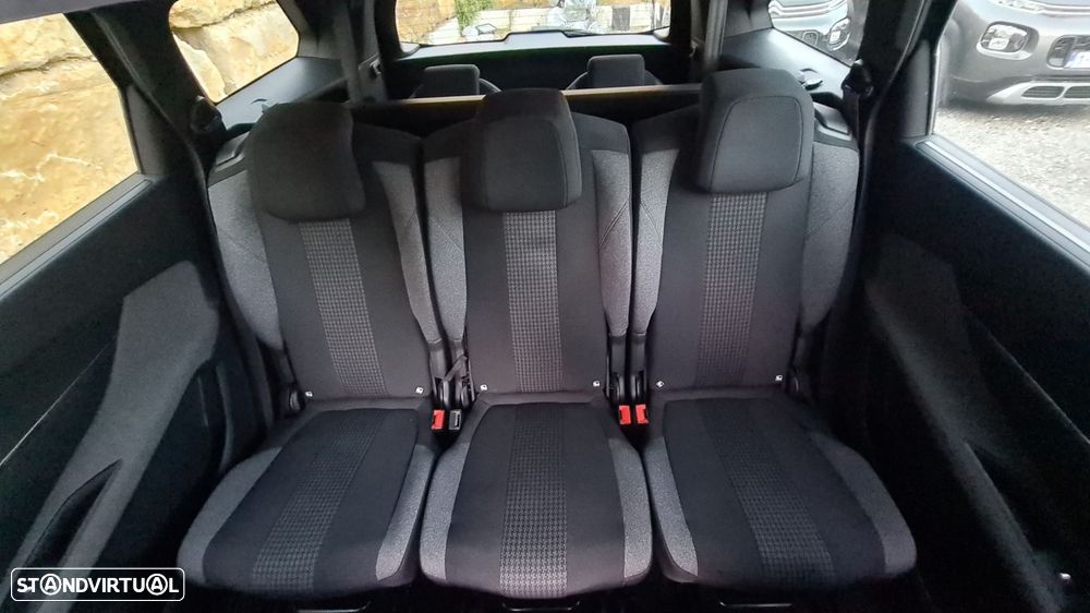 Peugeot 5008 - 47