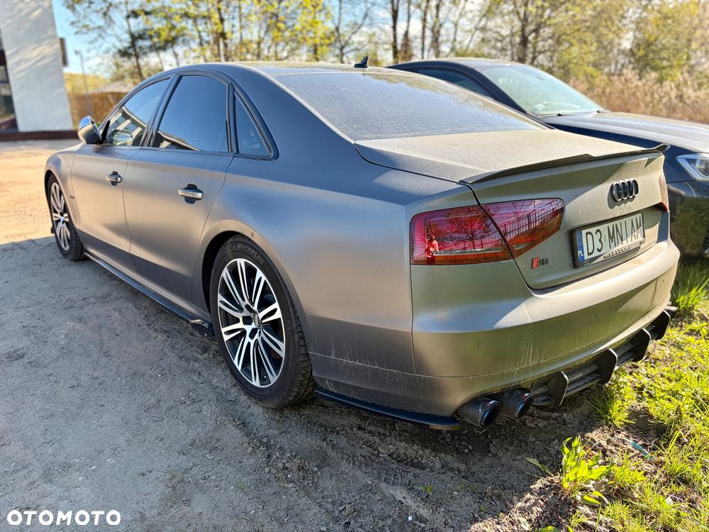 Audi S8 - 6