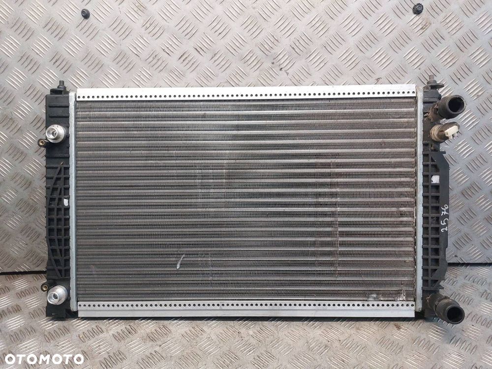 CHŁODNICA WODY AUDI A4 B5 1.8 20V NISSENS 60229 - 1