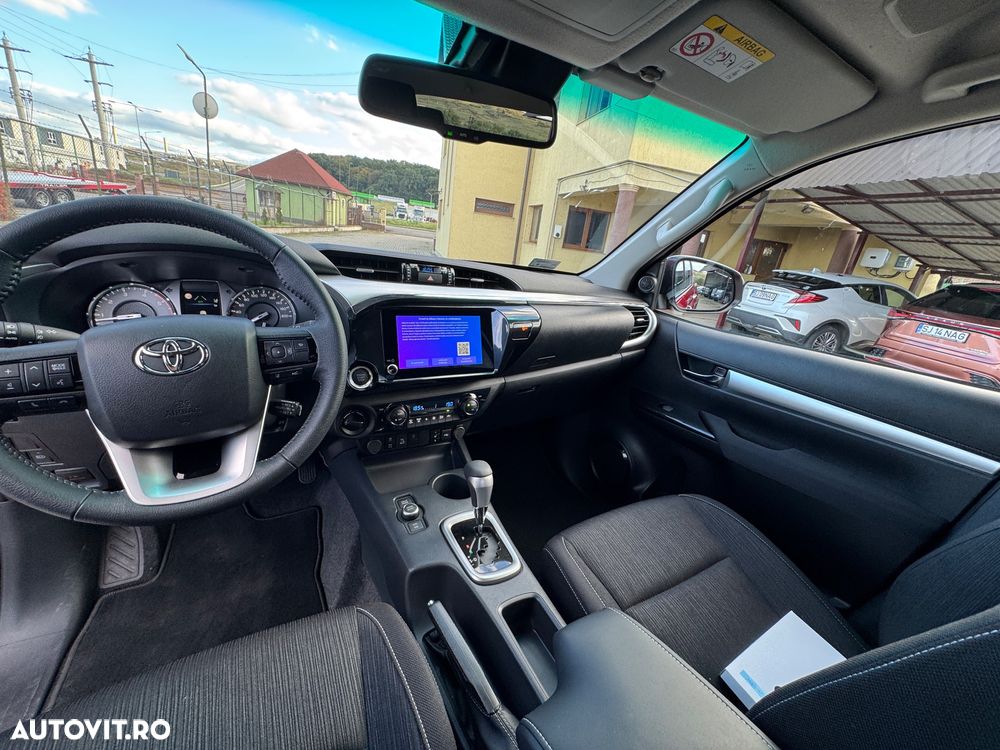 Toyota Hilux 2.8D 204CP 4x4 Double Cab AT MHEV Executive - 12