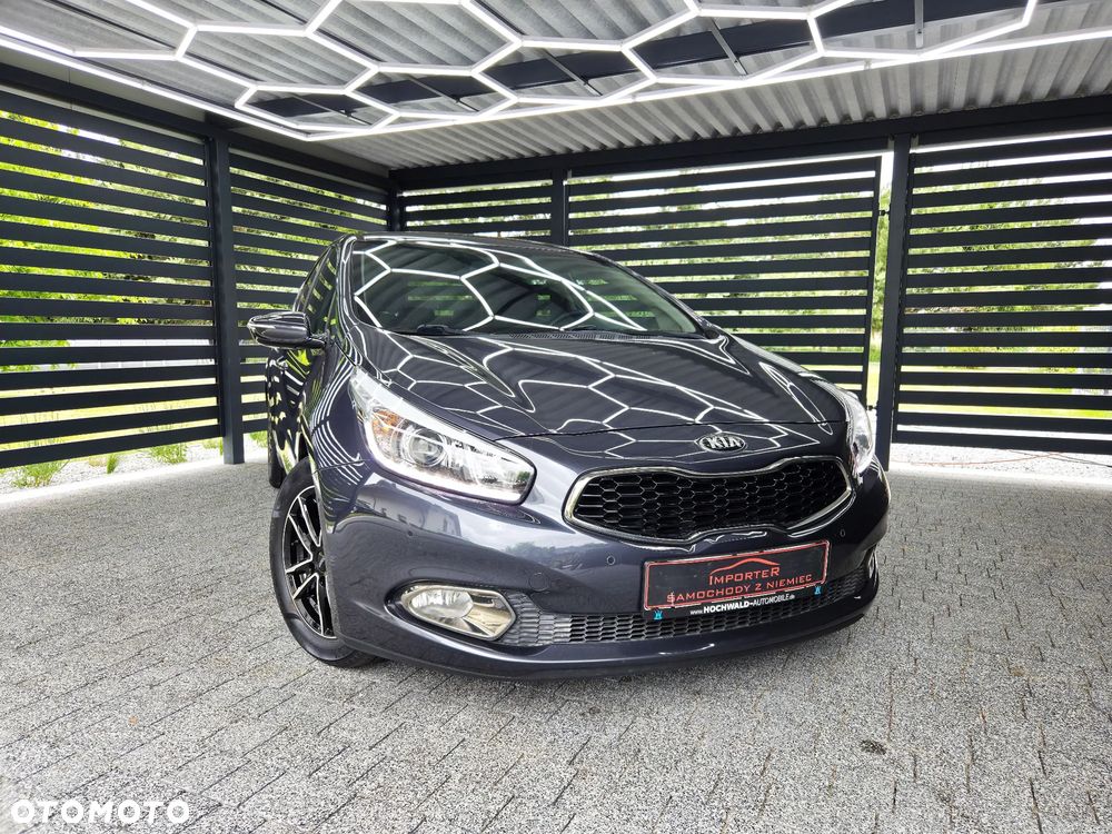 Kia Ceed 1.6 GDI Dream Team Edition - 27