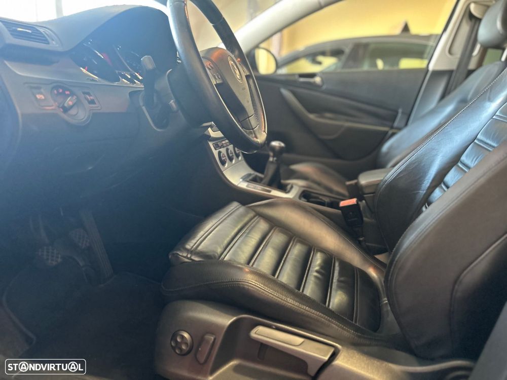 VW Passat Variant 2.0 TDi 4M Highline - 18
