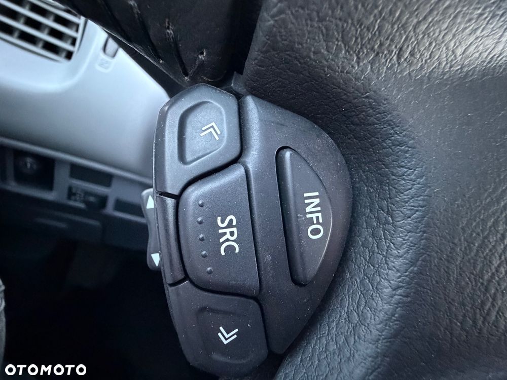 Nissan Almera Tino acenta PLUS - 20