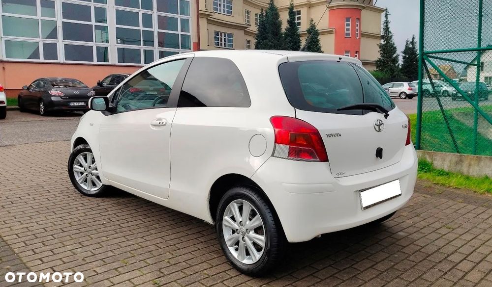 Toyota Yaris 1.33 VVT-i Executive - 5