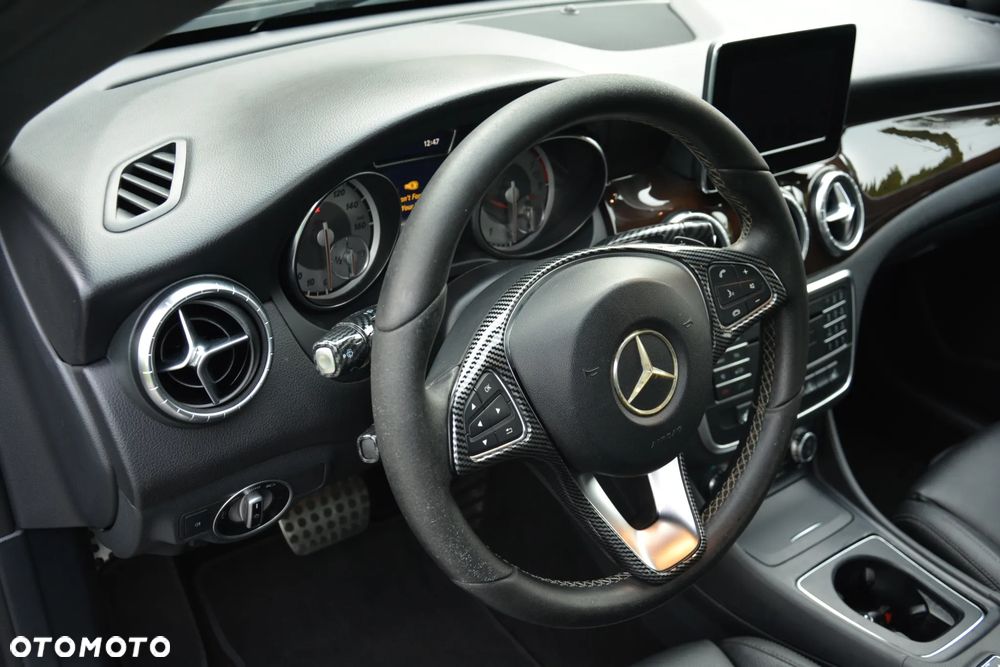Mercedes-Benz CLA 250 4Matic 7G-DCT StreetStyle - 18