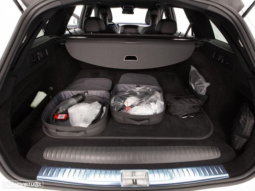 Mercedes-Benz E 300 de AMG Line - 12