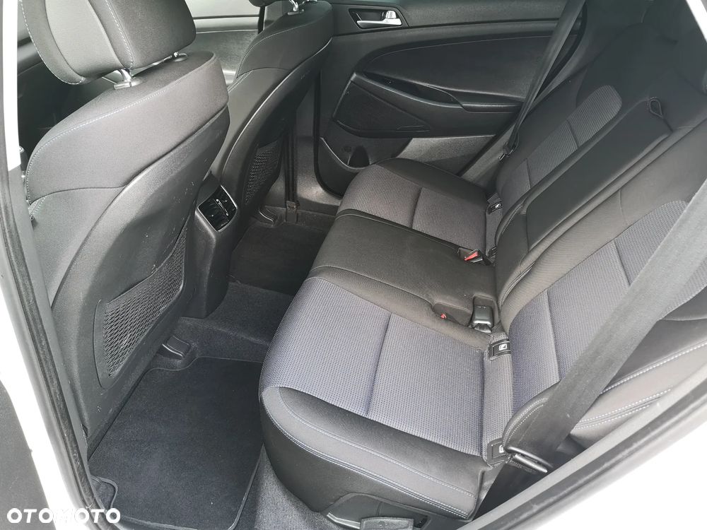 Hyundai Tucson 1.6 GDI BlueDrive Comfort 2WD - 21