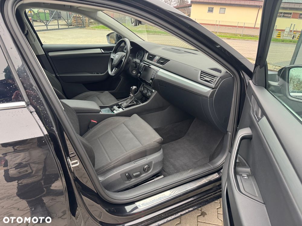 Skoda Superb 2.0 TDI DSG Premium Edition - 23