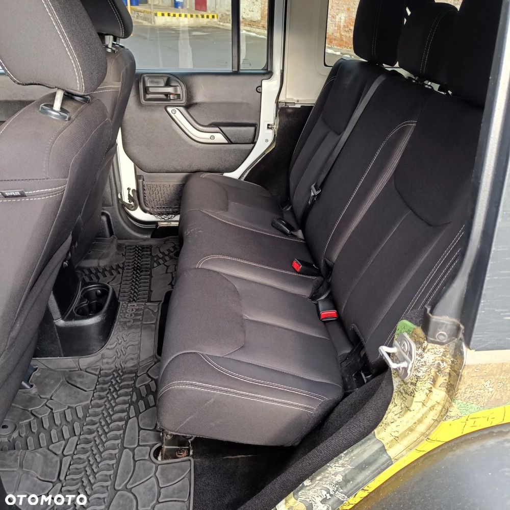 Jeep Wrangler 2.8 CRD Unlim Rubicon - 14