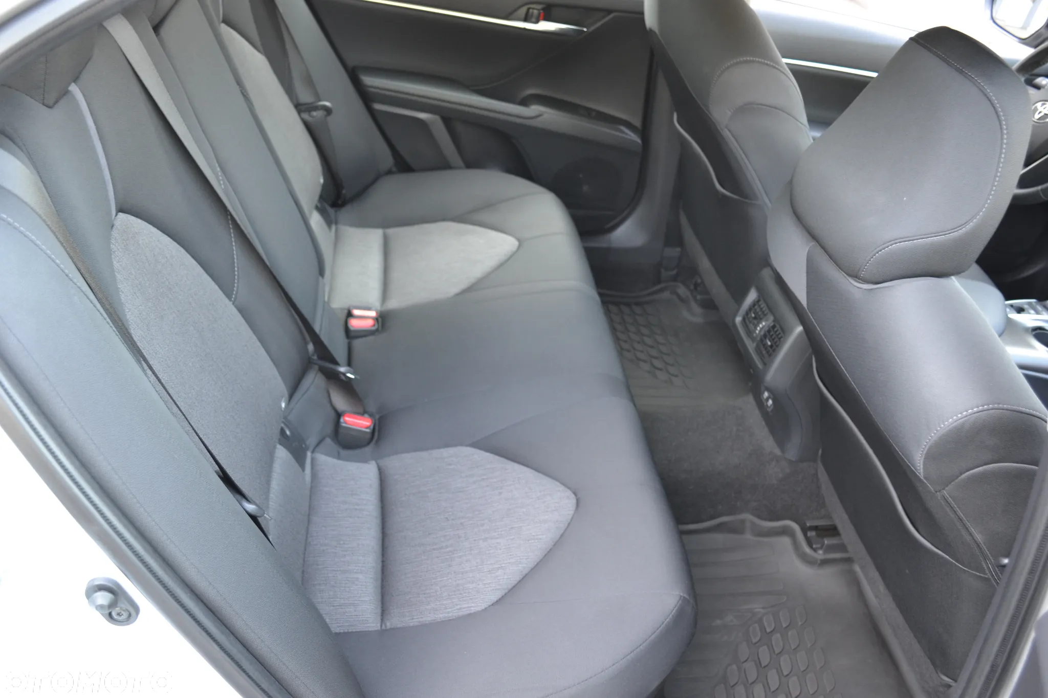 Toyota Camry - 23