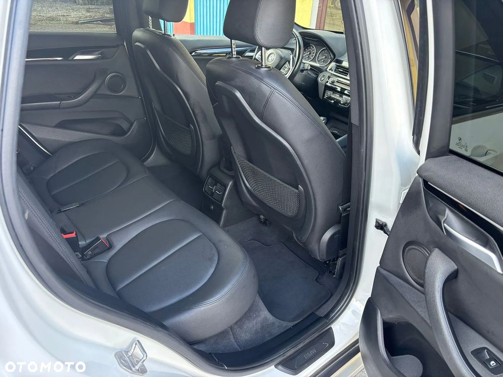 BMW X1 xDrive25i xLine - 15