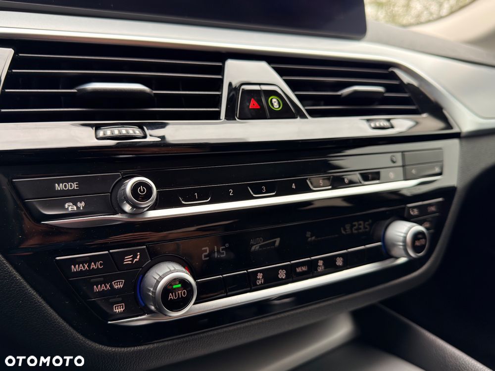 BMW Seria 5 520d MHEV - 14