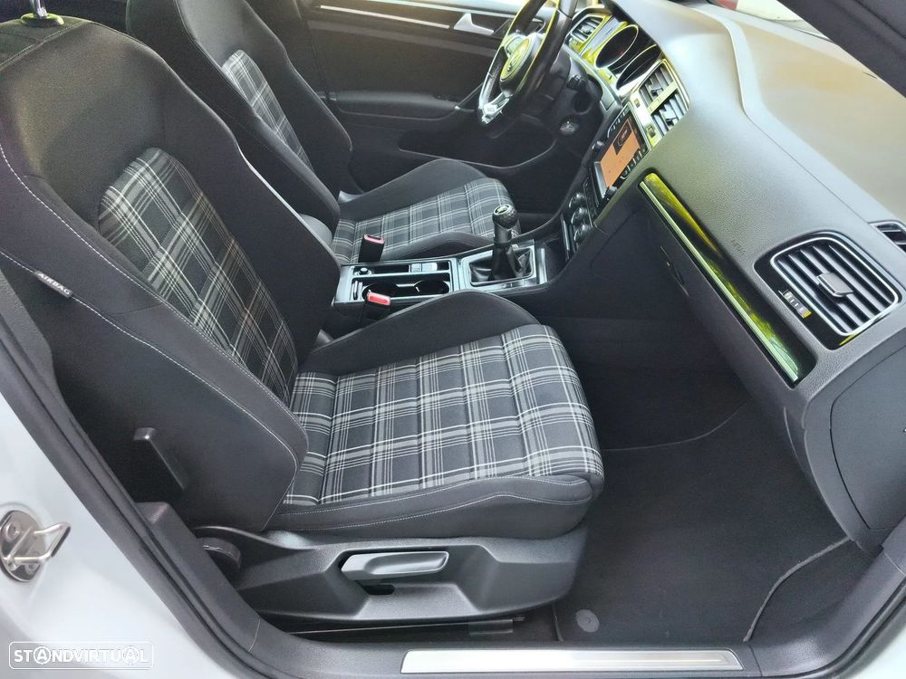 VW Golf 2.0 TDI GTD - 16