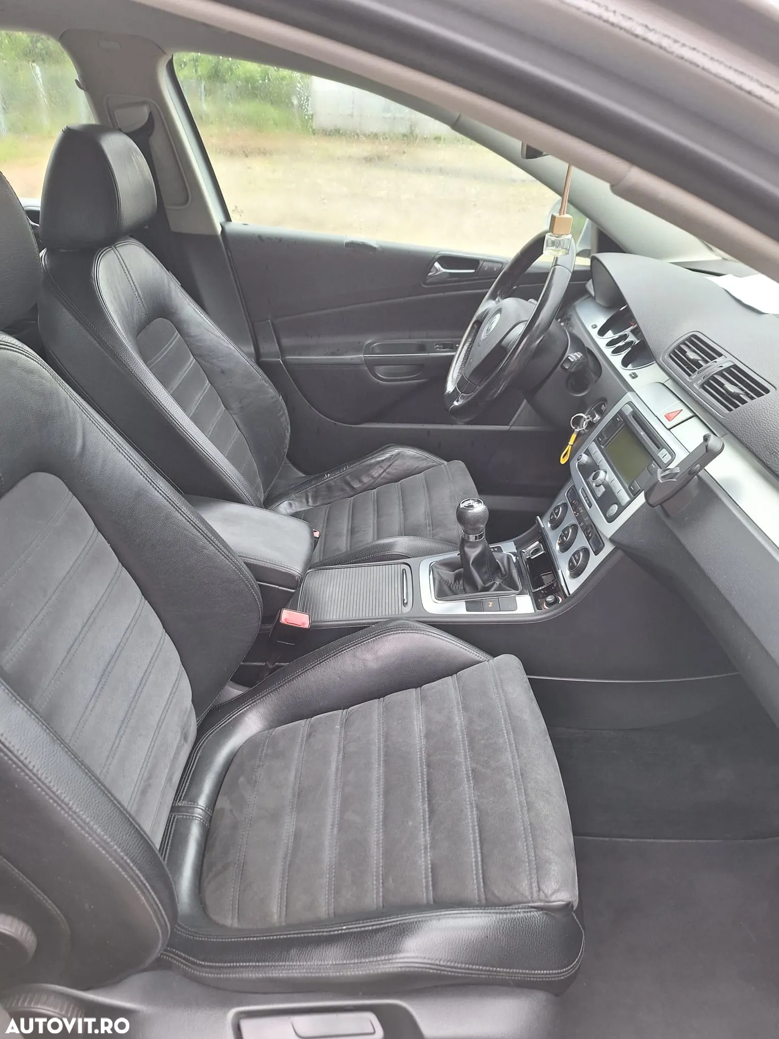 Volkswagen Passat 2.0 TDI DPF Highline - 4