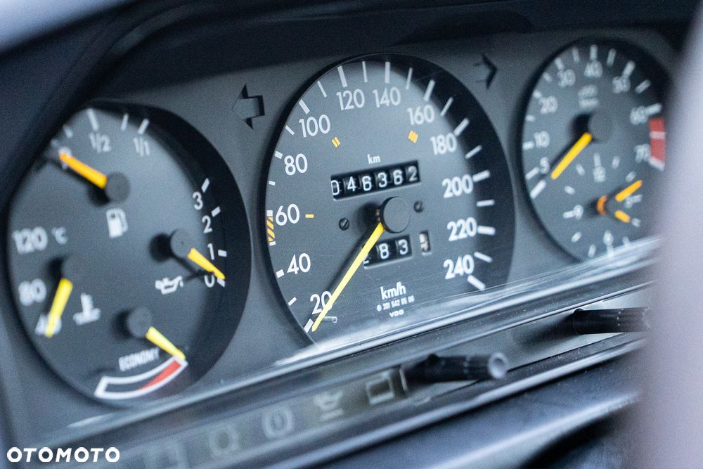 Mercedes-Benz W201 (190) - 8