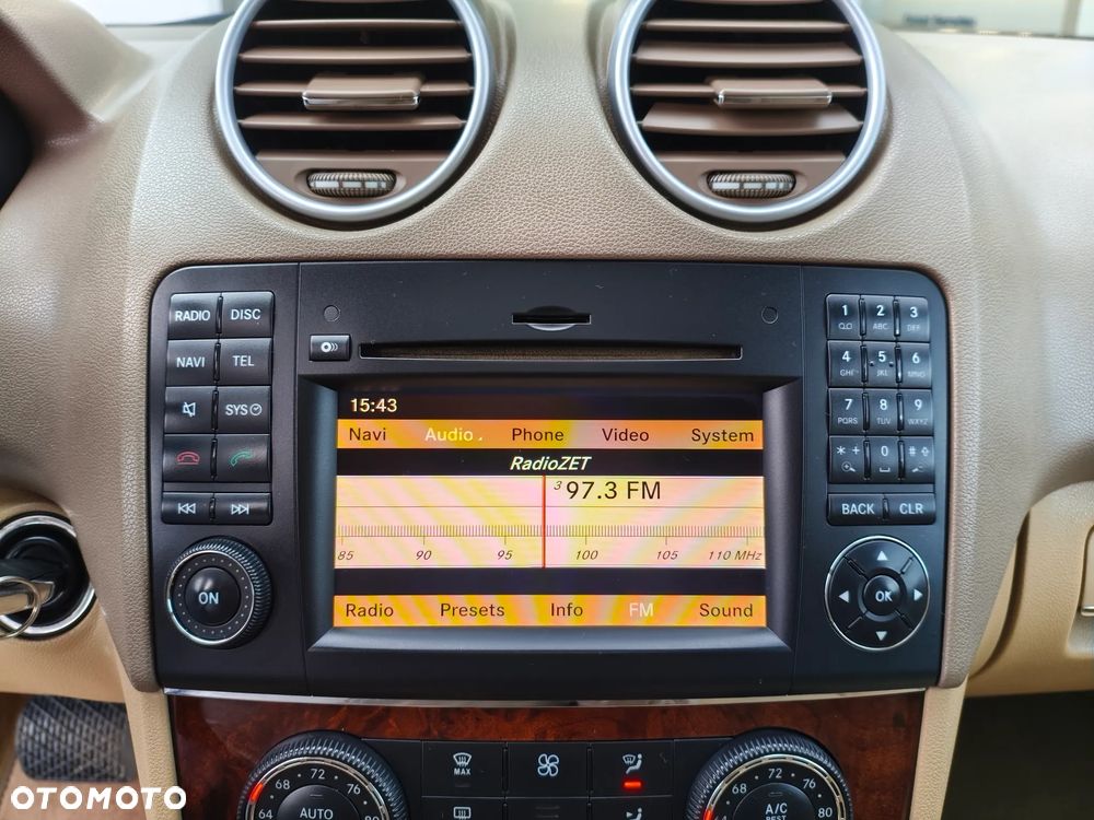 Mercedes-Benz ML 350 4-Matic - 23