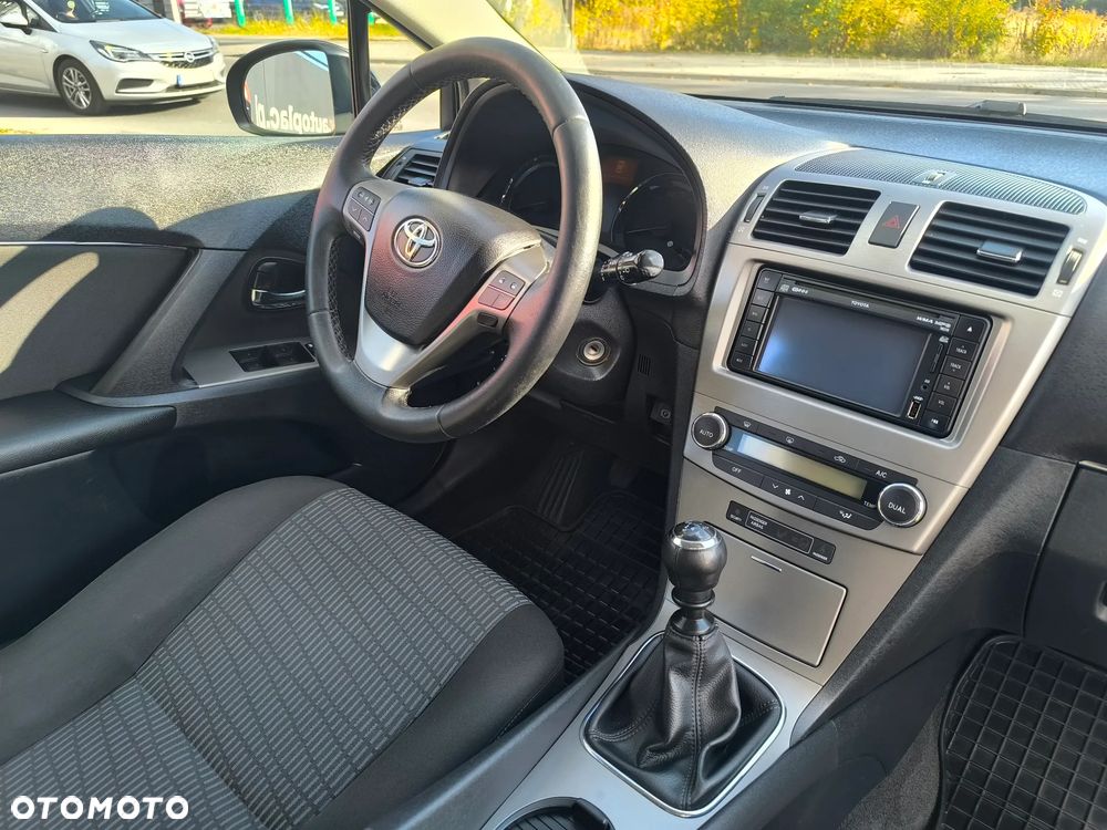 Toyota Avensis 1.8 Life - 14